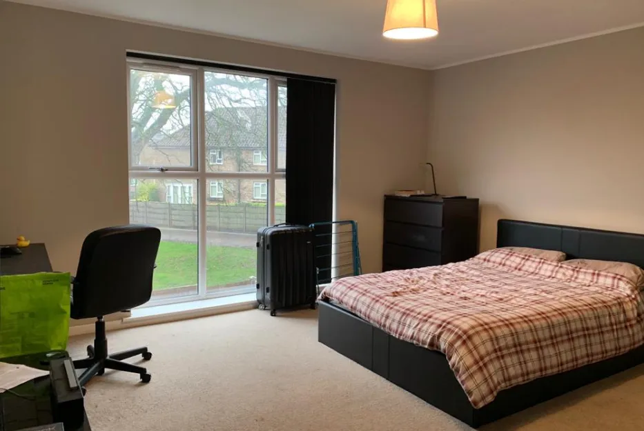 Luxury 4 Bed House // Private Parking //Aug 2026 - Image 2