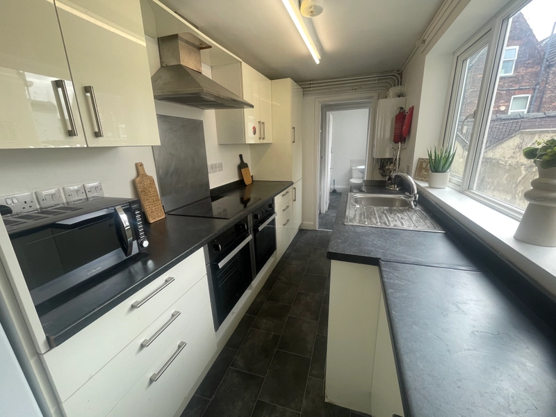16 Arboretum Avenue -  Spare room En-suites - Thumbnail 3