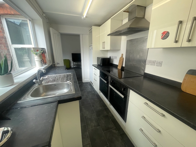 16 Arboretum Avenue -  Spare room En-suites - Thumbnail 4