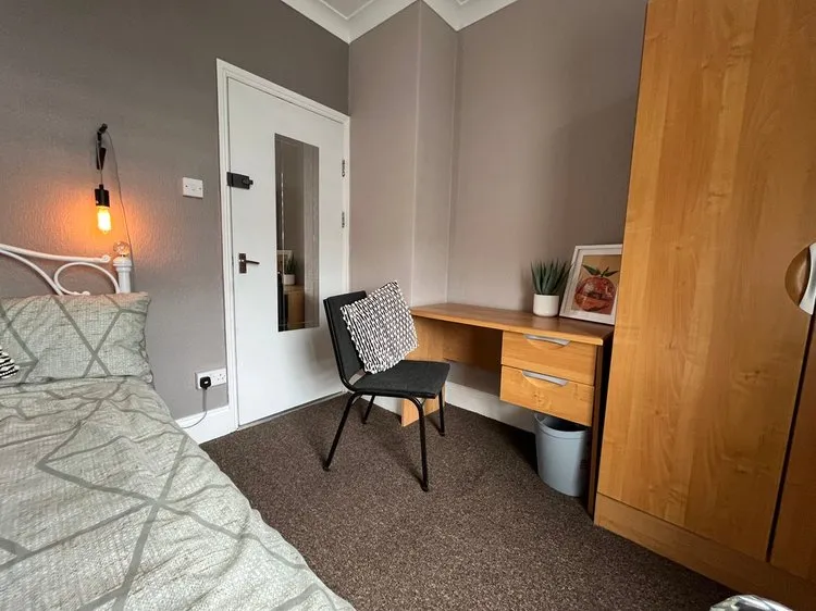 Spare Rooms, Student Housing, St Mark Street, Lincoln, Lincolnshire, LN5 7BA - Thumbnail 1