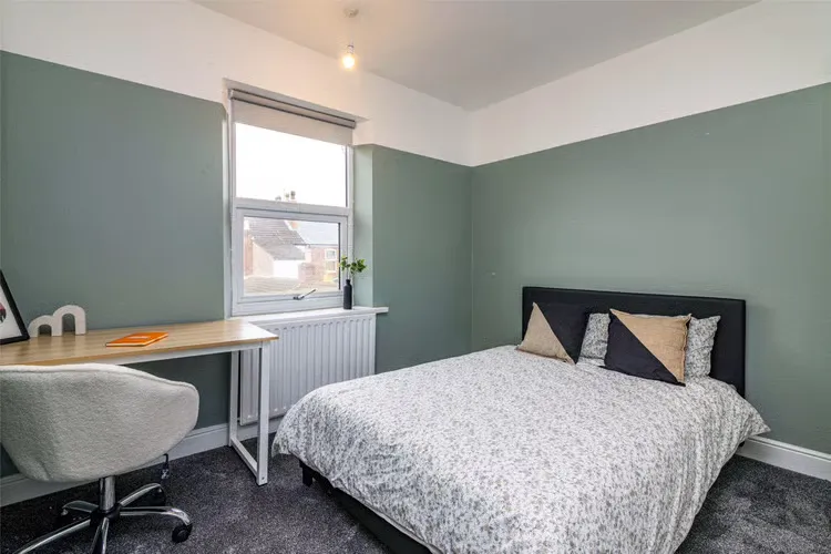 St Andrews St // 3 Bed // SEPT 2026 - Image 4