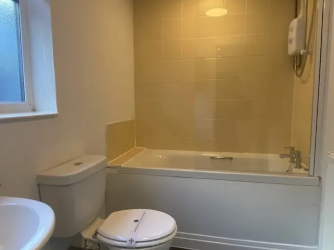 Chelmsford St // 3 Bed // SEPT 2026 - Image 6