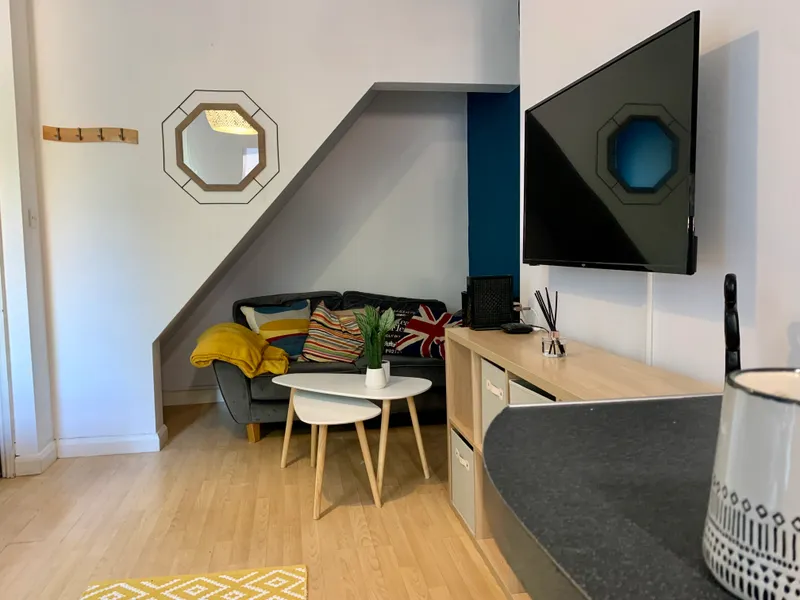 Foster St // 4 Bed // AUG 2026 - Image 2