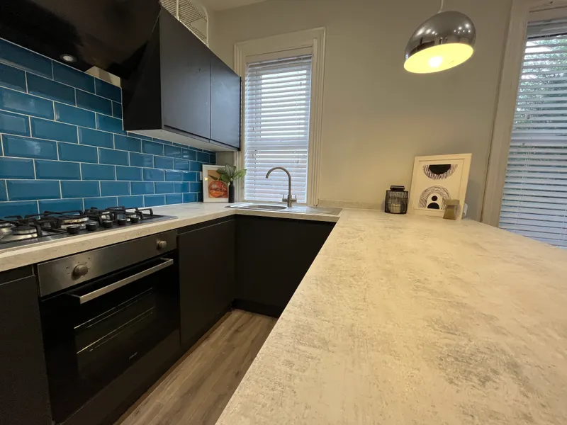 All Ensuites // Large 5 Bed // West End // SEPT 2026 - Image 2