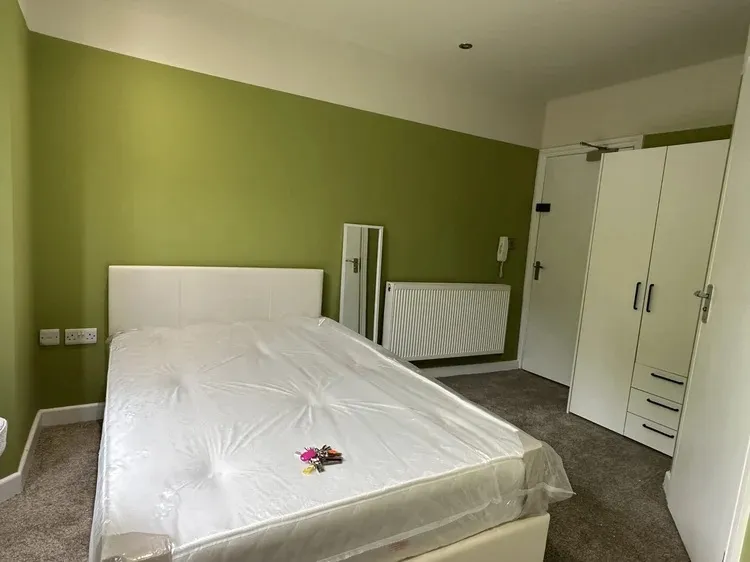 All Ensuites // Arboretum View // 5 Bed // AUG 2026 - Image 2