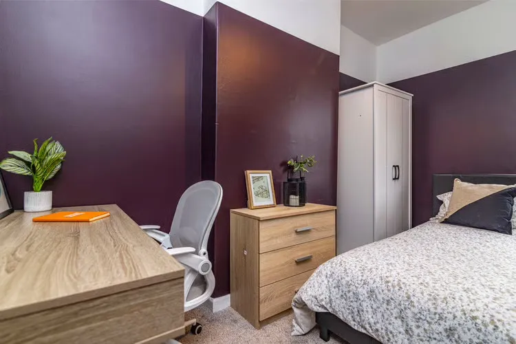 West End // Spacious 5 Bed // SEPT 2026 - Image 7