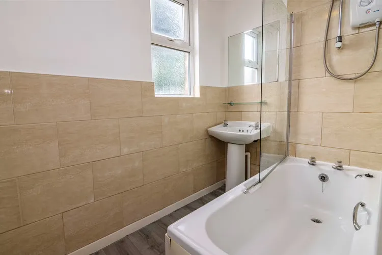 West End // Spacious 5 Bed // SEPT 2026 - Image 11