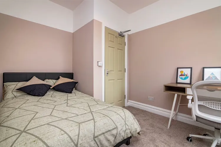 West End // Spacious 5 Bed // SEPT 2026 - Image 9