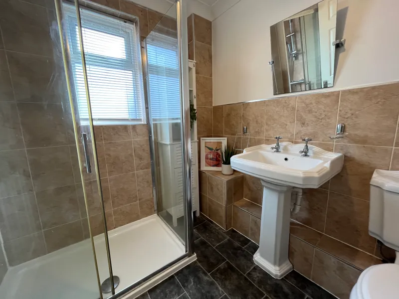 Extra Large Property // 3 Bed +Study // SEPT 2026 - Image 11
