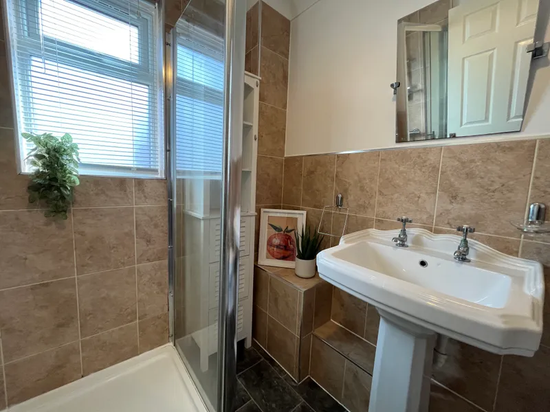 Extra Large Property // 3 Bed +Study // SEPT 2026 - Image 12