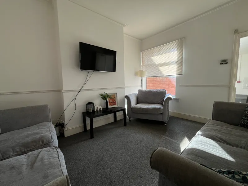 West End // Large 6 Bed // Student House // JUL 2026 - Image 7