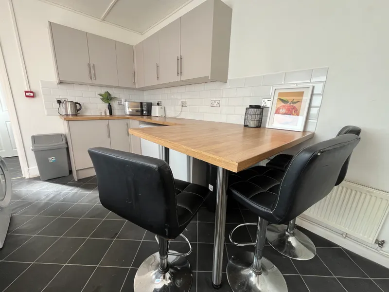West End // Large 6 Bed // Student House // JUL 2026 - Image 2