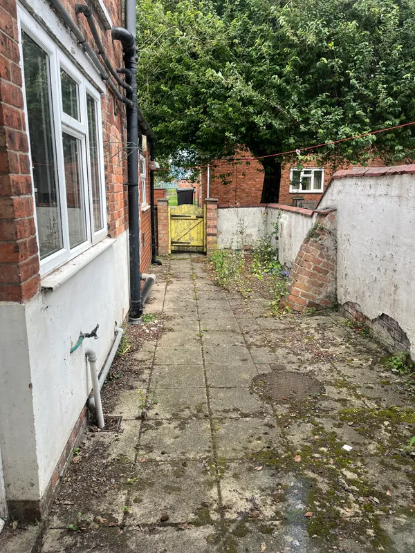 Large 5 Bed Property // Sept 2026 - Image 19