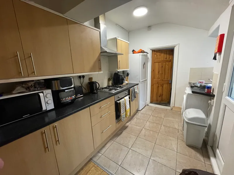 Gaunt St // 3 Bed // JULY 2026 - Image 2