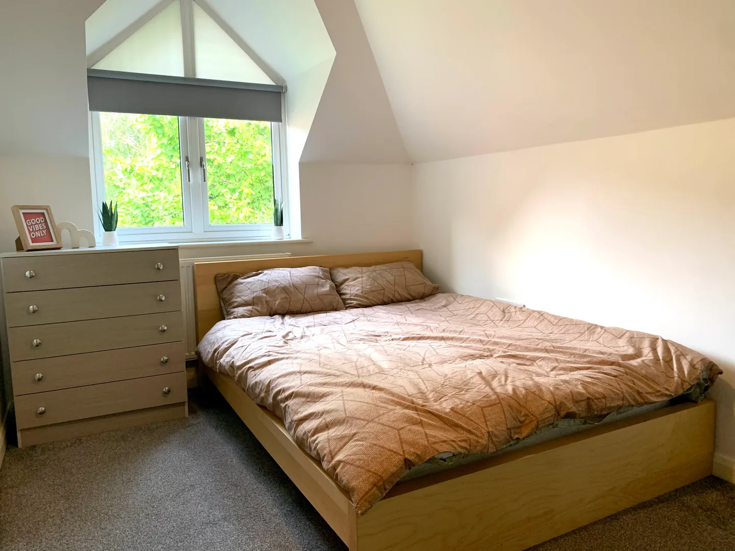 2 BED STUDENT FLAT // 2026/7 - Image 1