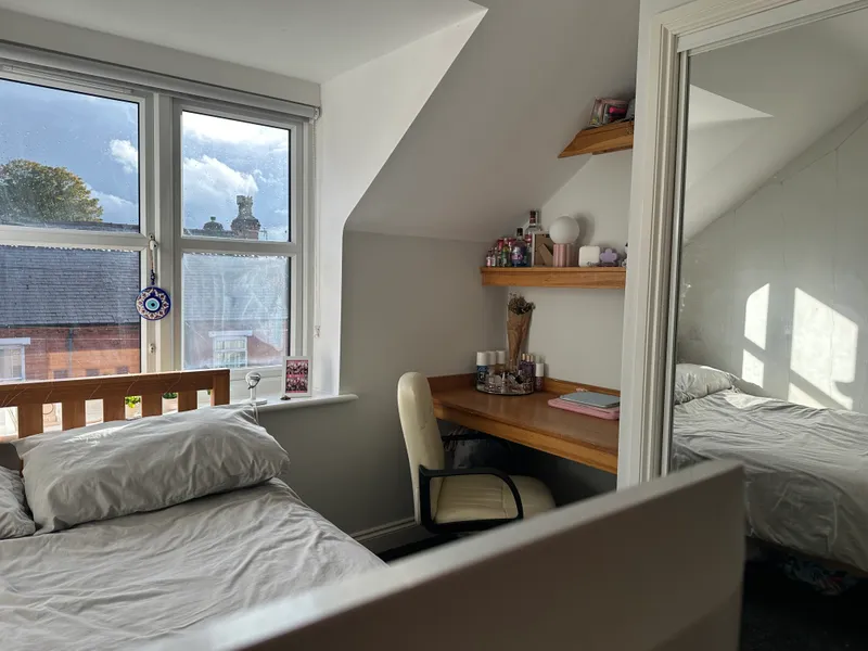 Modern 2 Bed 2 Bath Apartment // 2026/7 - Image 4