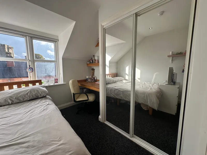 2 BED EN SUITE STUDENT FLAT // 2026/7 - Image 2