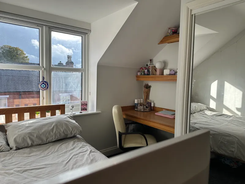 2 BED EN SUITE STUDENT FLAT // 2026/7 - Image 3