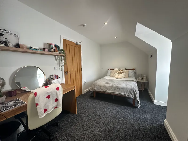 2 BED EN SUITE STUDENT FLAT // 2026/7 - Image 5