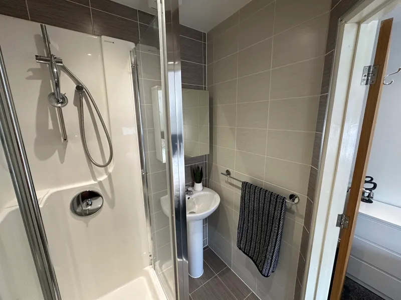 Luxurious 2 Bedroom 2 Bathroom Apartment // 2026/7 - Image 4