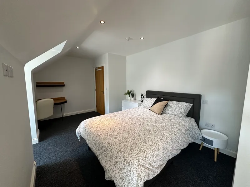 Luxurious 2 Bedroom 2 Bathroom Apartment // 2026/7 - Image 5