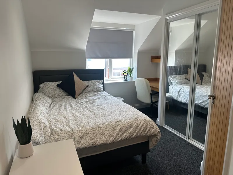 Luxurious 2 Bedroom 2 Bathroom Apartment // 2026/7 - Image 2