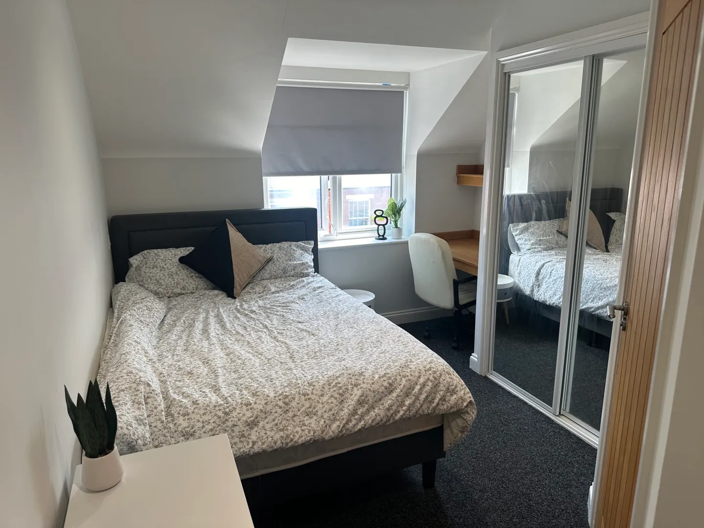 Lord Tennyson // 2 Bed & 2 Bath // Ensuites // JULY 2026 - Image 1