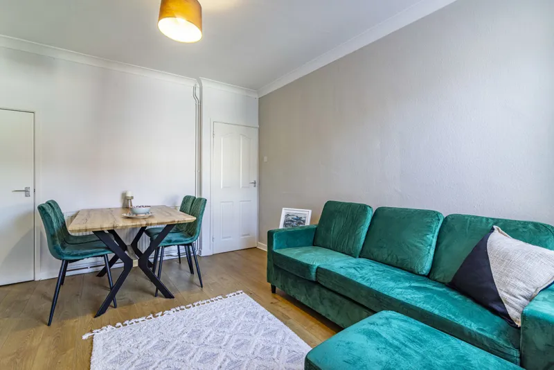 Kirkby St // 2 Bed +2 Study Rooms // SEPT 2026 - Image 4