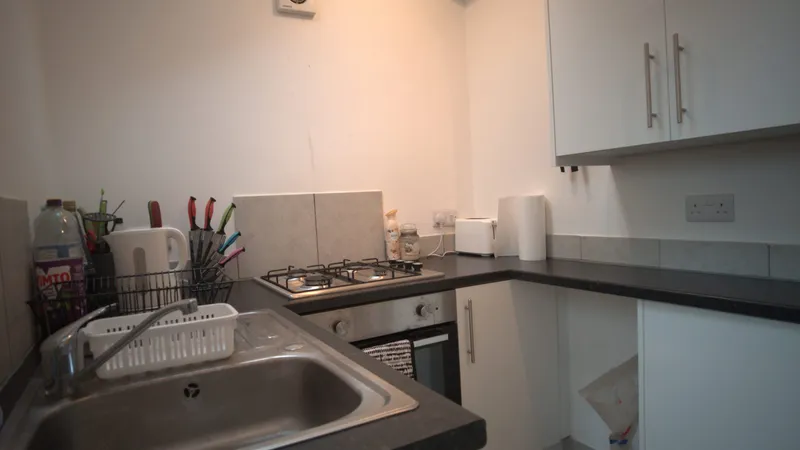 Charming 2 Bedroom House // 2026/7 - Image 4