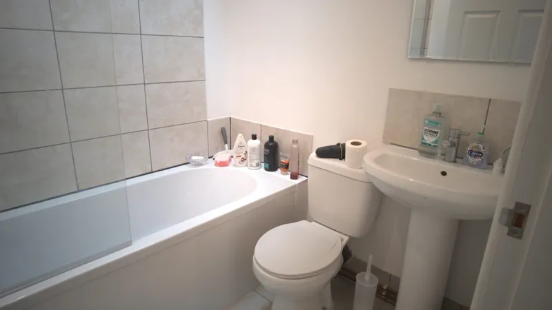 Charming 2 Bedroom House // 2026/7 - Image 6