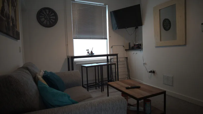 Charming 2 Bedroom House // 2026/7 - Image 8