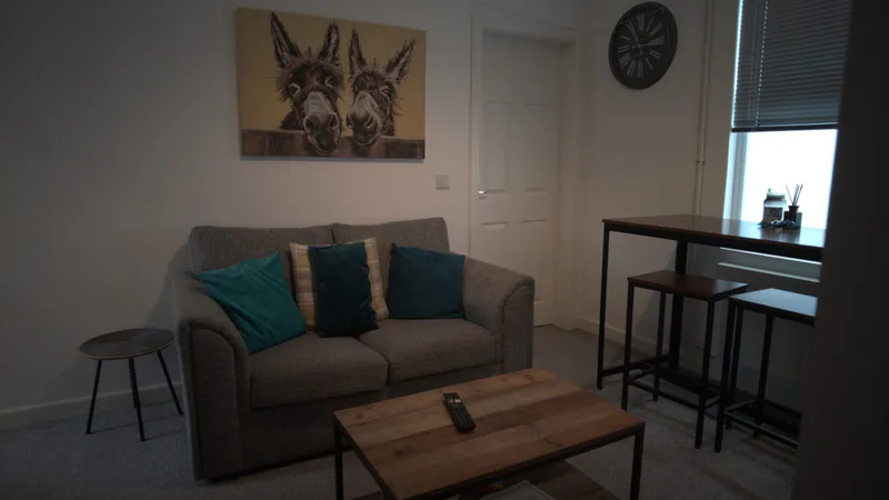 Charming 2 Bedroom House // 2026/7 - Image 7