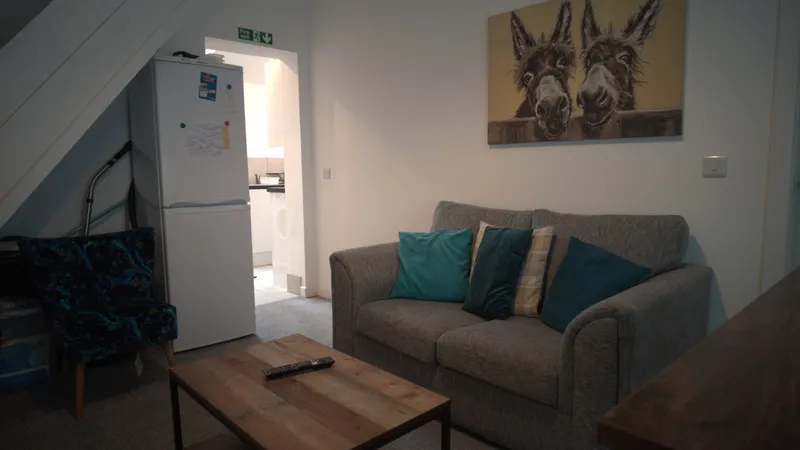 Charming 2 Bedroom House // 2026/7 - Image 9