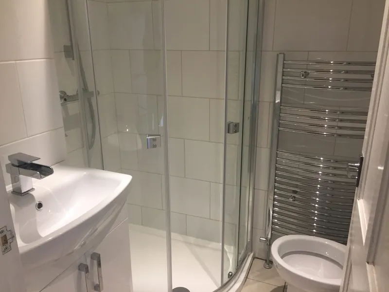 Charming 2 Bedroom Apartment // 2026/7 - Image 4