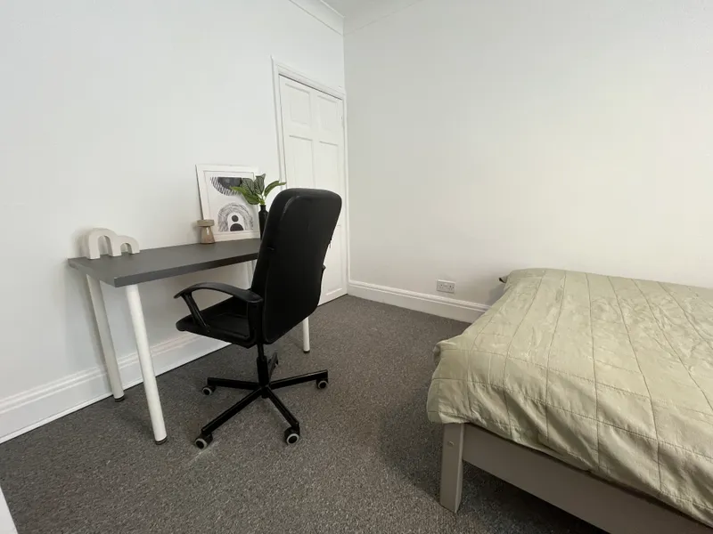 Cosy 3 Bedroom House // 2026/7 - Image 13