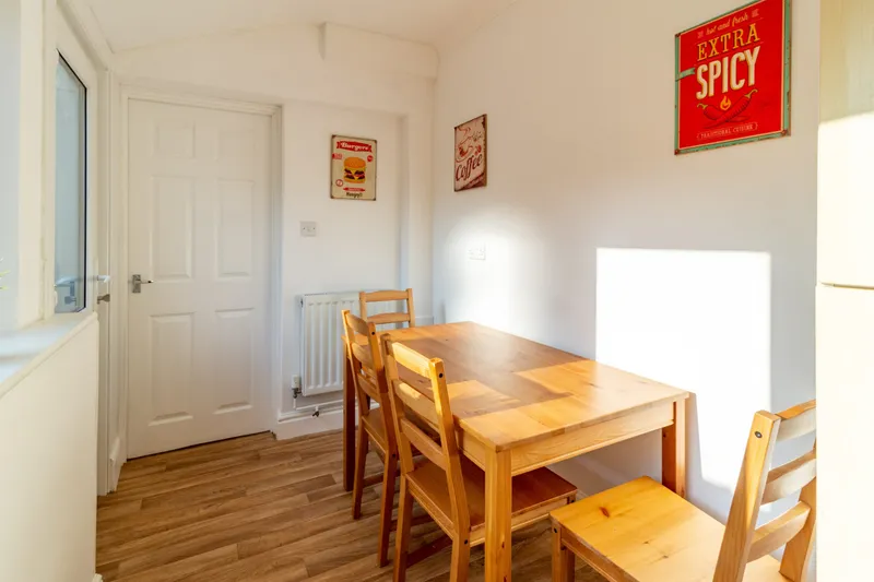 Charming 3 Bedroom 2 Bathroom House // 2026/7 - Image 6