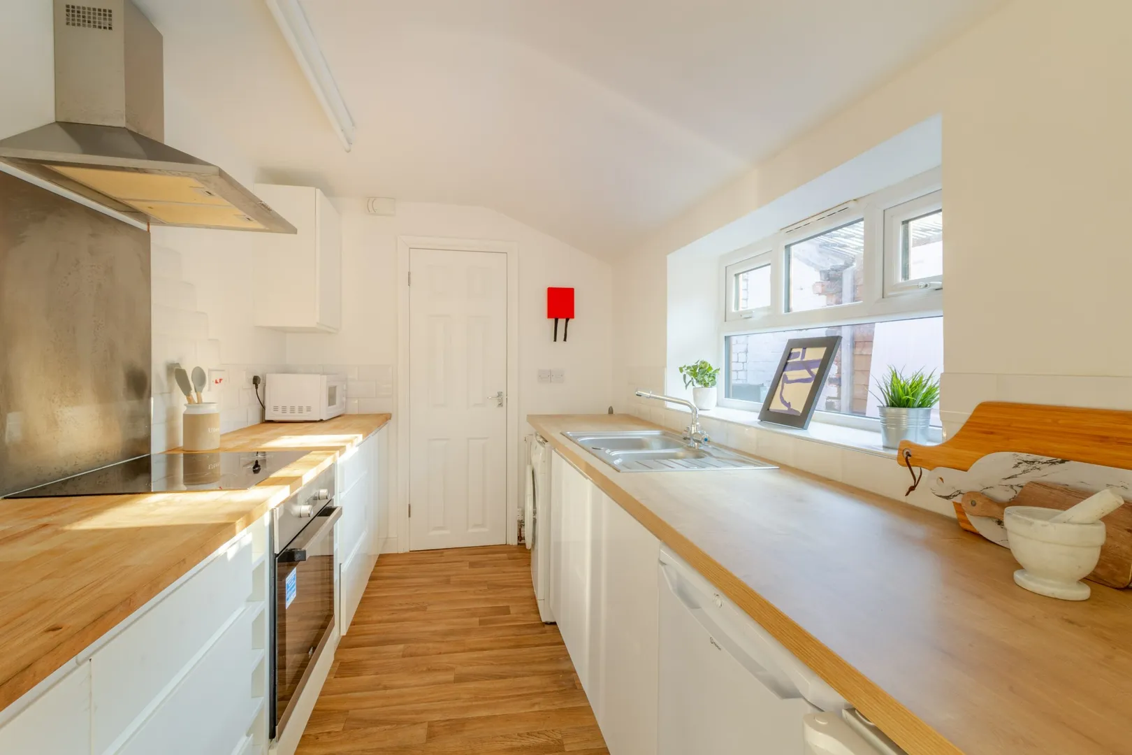 Charming 3 Bedroom 2 Bathroom House // 2026/7 - Main Image