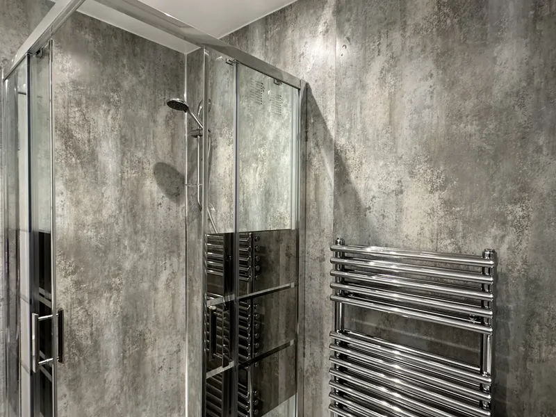 Modern 3 Bedroom 2 Bathroom House // 2026/7 - Image 9