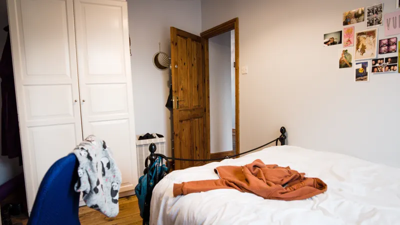 Charming 3 Bedroom House // 2026/7 - Image 11