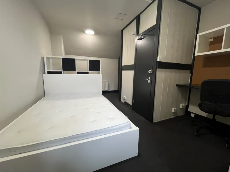 3 Bedroom Student House // 2026/7 - Image 9