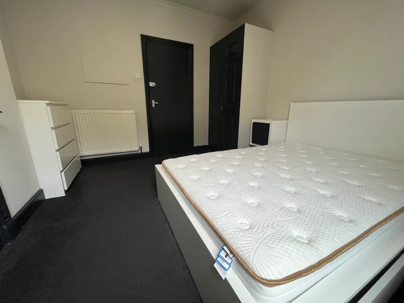 3 Bedroom Student House // 2026/7 - Image 12