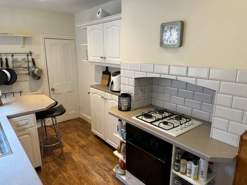 Modern 4 Bedroom 2 Bathroom House // 2026/7 - Image 6