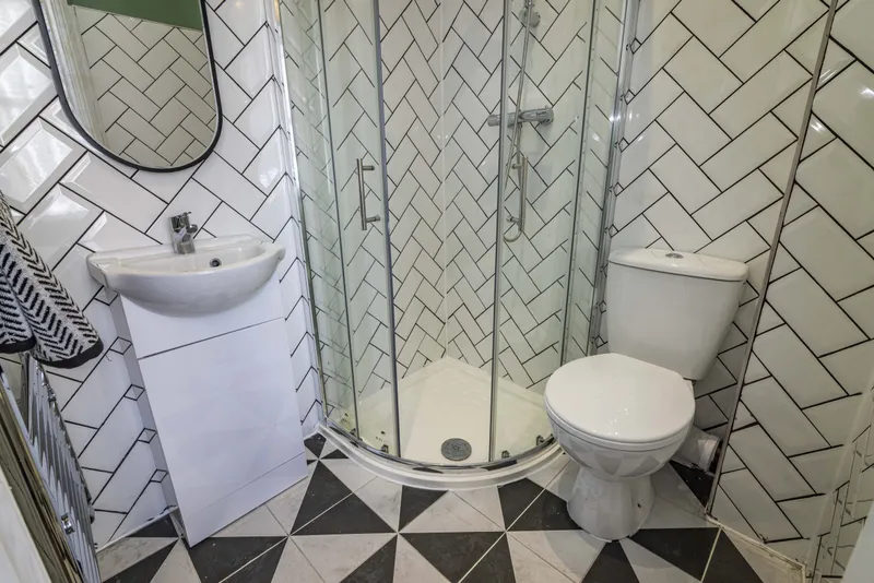 Ripon St // 5 Bed + 5 Bath // All En-suite // Aug 2026 - Image 29