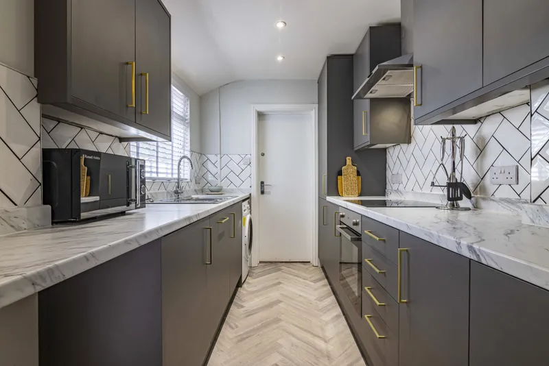 Ripon St // 5 Bed + 5 Bath // All En-suite // Aug 2026 - Image 3