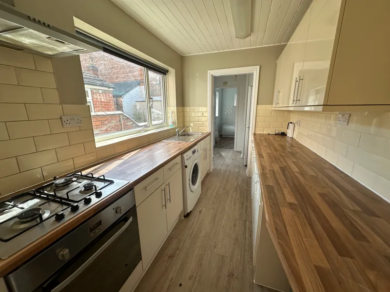 Stylish 4 Bedroom House // 2026/7 - Image 2