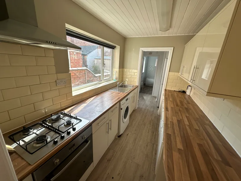 Stylish 4 Bedroom House // 2026/7 - Image 3