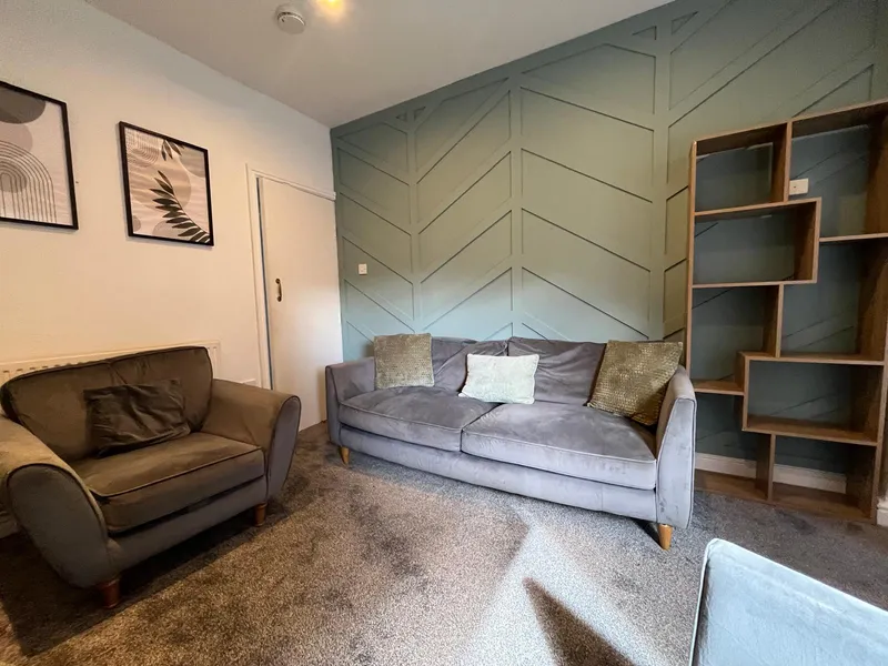 Stylish 4 Bedroom House // 2026/7 - Image 3