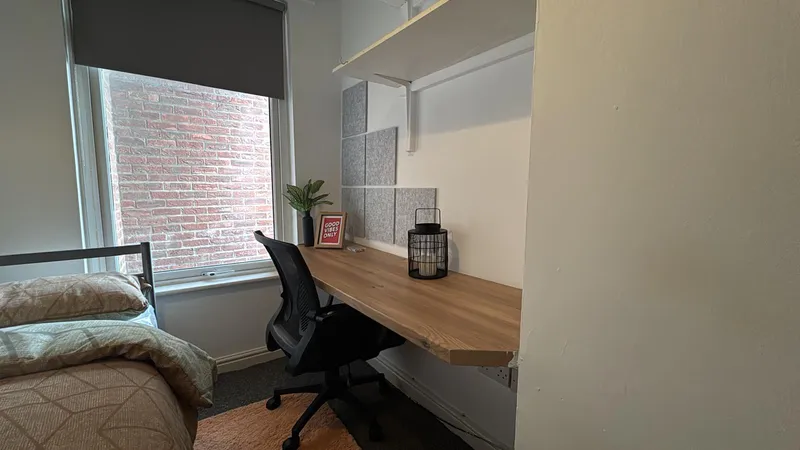 Stylish 4 Bedroom House // 2026/7 - Image 16