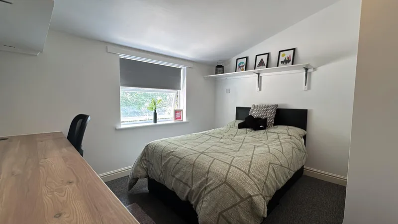 Stylish 4 Bedroom House // 2026/7 - Image 15