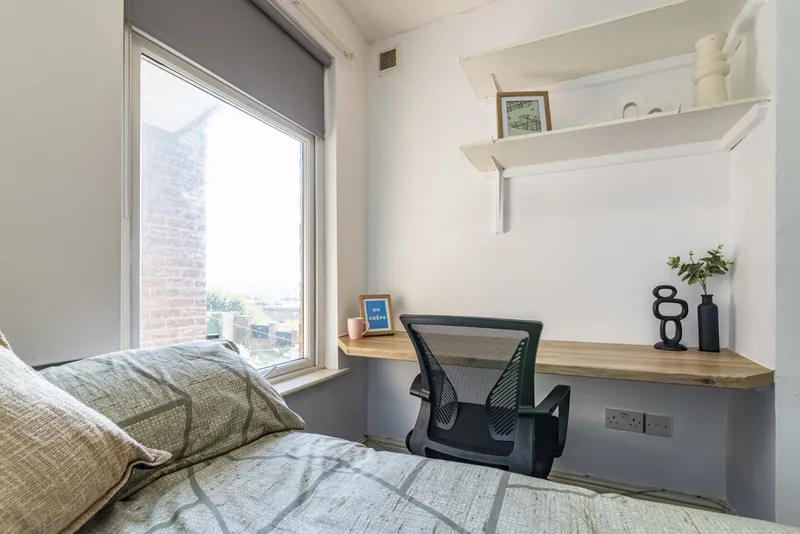 Stylish 4 Bedroom House // 2026/7 - Image 9